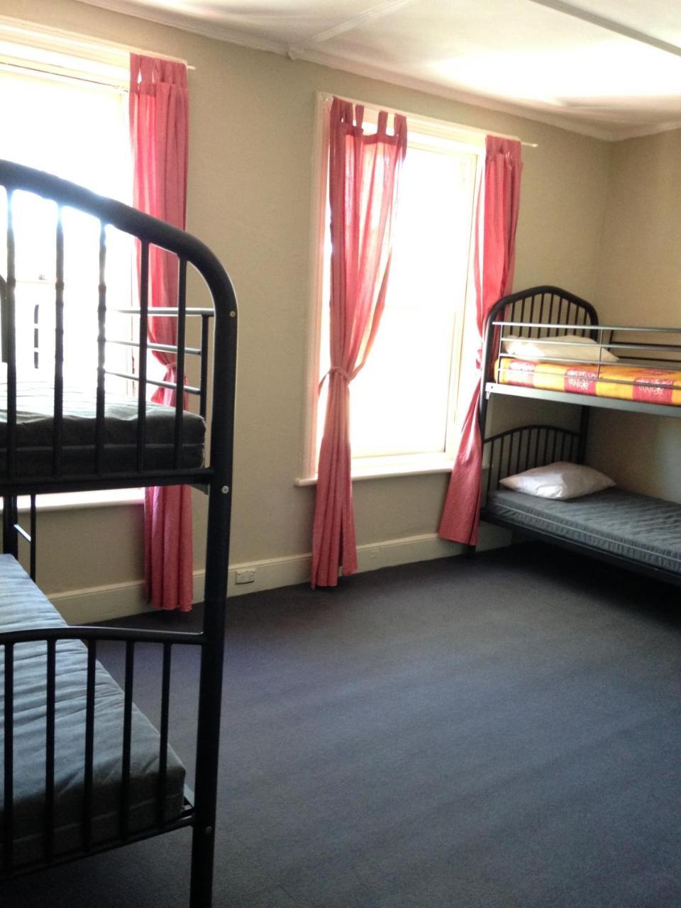 Shingo'S Backpackers Hostel Adelaide Exterior photo